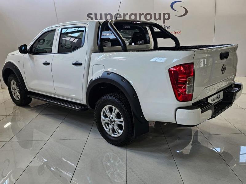 Nissan Navara Navara 2.5DDTi double cab SE Plus auto