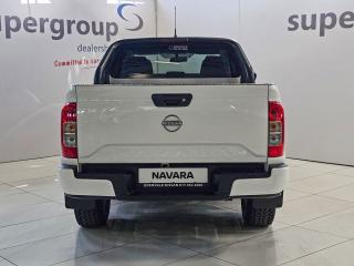 Nissan Navara 2.5DDTi double cab SE Plus auto