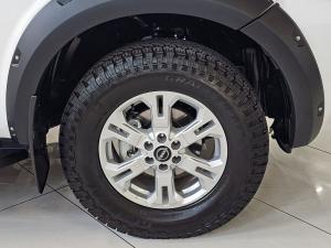Nissan Navara 2.5DDTi double cab SE Plus auto - Image 7