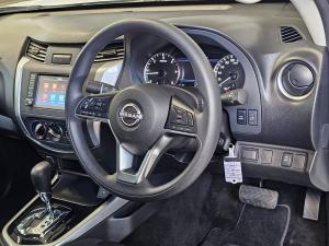 Nissan Navara 2.5DDTi double cab SE Plus auto - Image 9