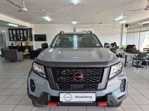 Nissan Navara 2.5DDTI PRO-4X Warrior 4X4 automatic D/C - Image 3