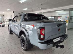 Nissan Navara 2.5DDTI PRO-4X Warrior 4X4 automatic D/C - Image 8
