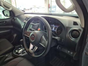 Nissan Navara 2.5DDTI PRO-4X Warrior 4X4 automatic D/C - Image 9