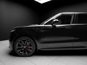 Land Rover Range Rover Sport P530 First Edition - Image 3