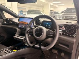 BYD Dolphin Extended Range EV - Image 9