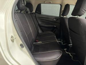 Suzuki Swift 1.2 GLX manual - Image 12