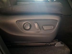 Toyota Land Cruiser Prado 2.8GD VX-R - Image 17