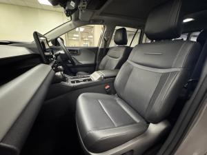 Toyota RAV4 2.5 HEV VX E-Four - Image 7