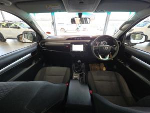 Toyota Hilux 2.4GD-6 double cab Raider manual - Image 6