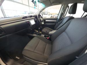 Toyota Hilux 2.4GD-6 double cab Raider manual - Image 7