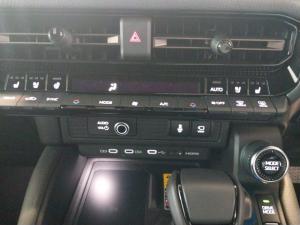 Toyota Land Cruiser Prado 2.8GD VX-R - Image 14