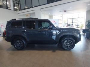 Toyota Land Cruiser Prado 2.8GD VX-R - Image 3
