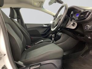 Ford Fiesta 1.0 Ecoboost Trend 5-Door automatic - Image 20