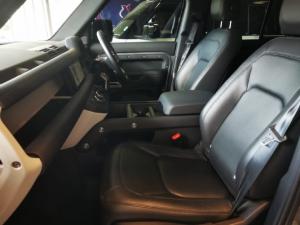 Land Rover Defender 110 D250 SE - Image 4