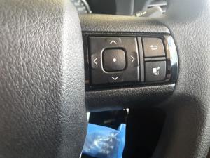 Toyota Hilux 2.4GD-6 single cab 4x4 Raider manual - Image 11
