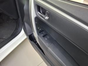 Toyota Corolla 1.8 Exclusive auto - Image 11