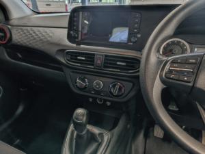 Hyundai Grand i10 1.0 Premium hatch - Image 13