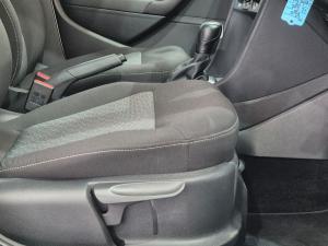 Volkswagen Polo Vivo hatch 1.6 Life - Image 12