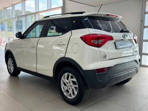 Mahindra XUV300 1.2T W6 - Image 4
