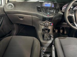 Ford Fiesta 5-door 1.0T Trend - Image 11
