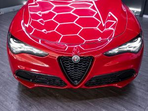 Alfa Romeo Stelvio 2.0T Veloce Q4 - Image 11
