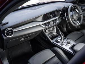 Alfa Romeo Stelvio 2.0T Veloce Q4 - Image 17