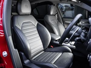 Alfa Romeo Stelvio 2.0T Veloce Q4 - Image 21