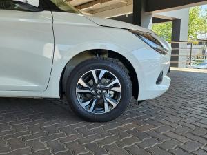 Suzuki Swift 1.2 GLX auto - Image 10