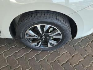 Suzuki Swift 1.2 GLX auto - Image 11