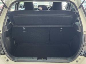 Suzuki Swift 1.2 GLX auto - Image 15