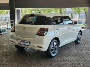 Suzuki Swift 1.2 GLX auto - Image 8