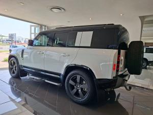 Land Rover Defender 110 D350 X-Dynamic HSE - Image 14