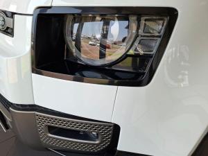 Land Rover Defender 110 D350 X-Dynamic HSE - Image 16