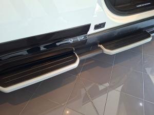 Land Rover Defender 110 D350 X-Dynamic HSE - Image 17
