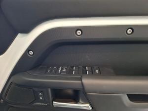 Land Rover Defender 110 D350 X-Dynamic HSE - Image 19