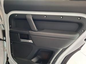 Land Rover Defender 110 D350 X-Dynamic HSE - Image 25
