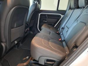 Land Rover Defender 110 D350 X-Dynamic HSE - Image 28
