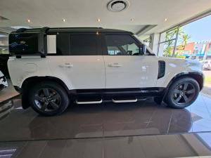 Land Rover Defender 110 D350 X-Dynamic HSE - Image 5
