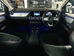 Mercedes-Benz B-Class B200 AMG Line - Image 3