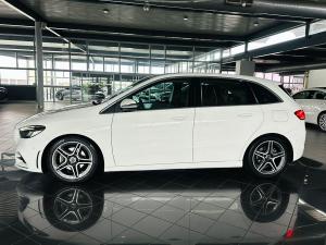 Mercedes-Benz B-Class B200 AMG Line - Image 9