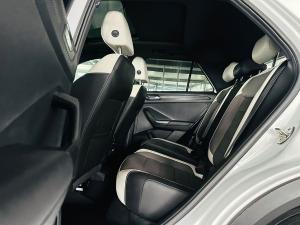 Volkswagen T-Roc 2.0TSI 140kW 4Motion R-Line - Image 7