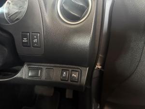 Nissan Navara 2.5DDTi double cab LE Plus 4x4 - Image 23