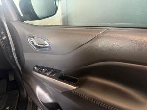 Nissan Navara 2.5DDTi double cab LE Plus 4x4 - Image 24