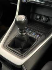 Toyota RAV4 2.0 GX - Image 11