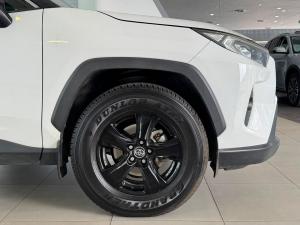 Toyota RAV4 2.0 GX - Image 4
