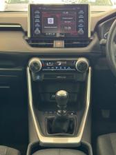 Toyota RAV4 2.0 GX - Image 8