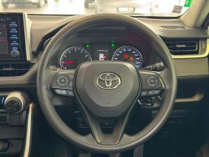 Toyota RAV4 2.0 GX - Image 9