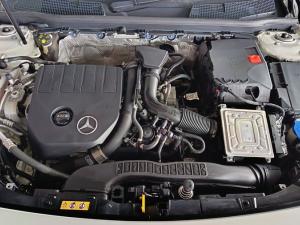 Mercedes-Benz CLA CLA200 Progressive - Image 10