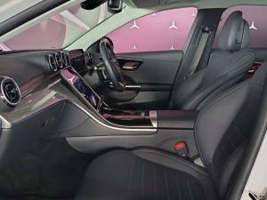 Mercedes-Benz C-Class C200 Avantgarde - Image 12