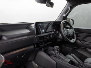 Toyota Land Cruiser FJ 2.7 4x4 VX - Image 7